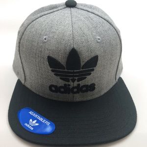 Adidias TREFOIL CHAIN SNAPBACK Gray/ black